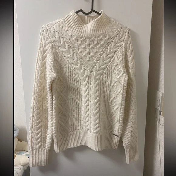 Abercrombie & Fitch Cream Cable Knit Sweater - Picture 2 of 7